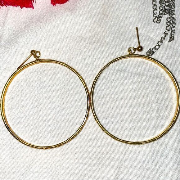 5 pairs of earrings  - Picture 6 of 7